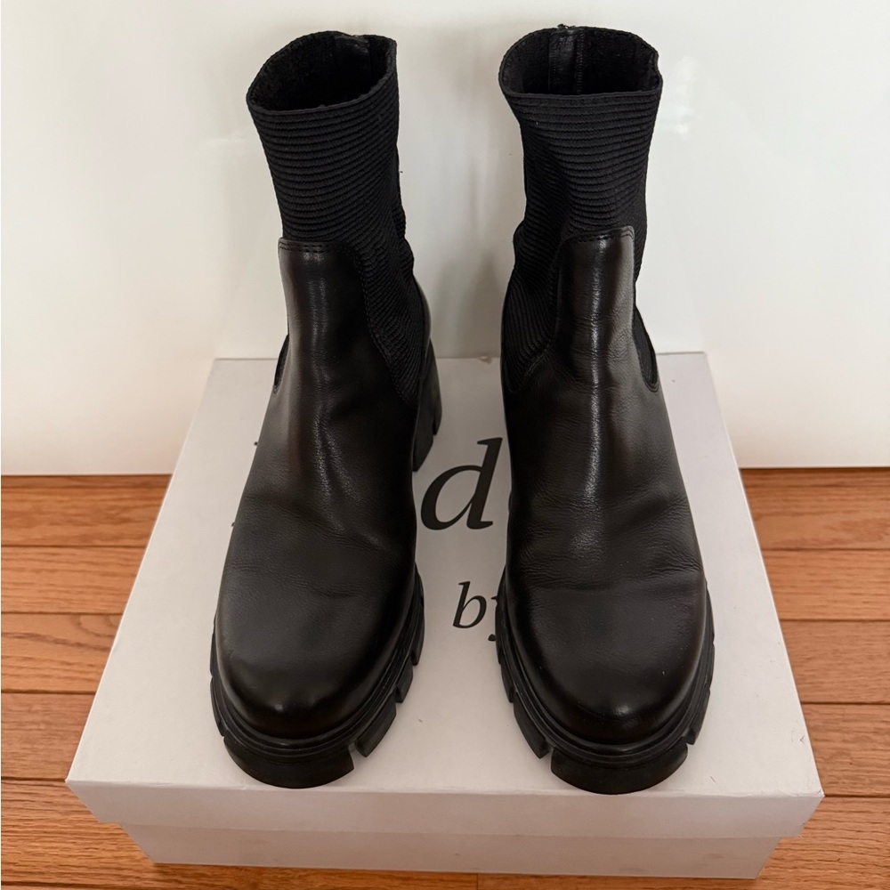 Black leather Chelsea Boots, women’s size 39